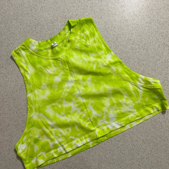 Lululemon crop tank - Picture 4 of 6